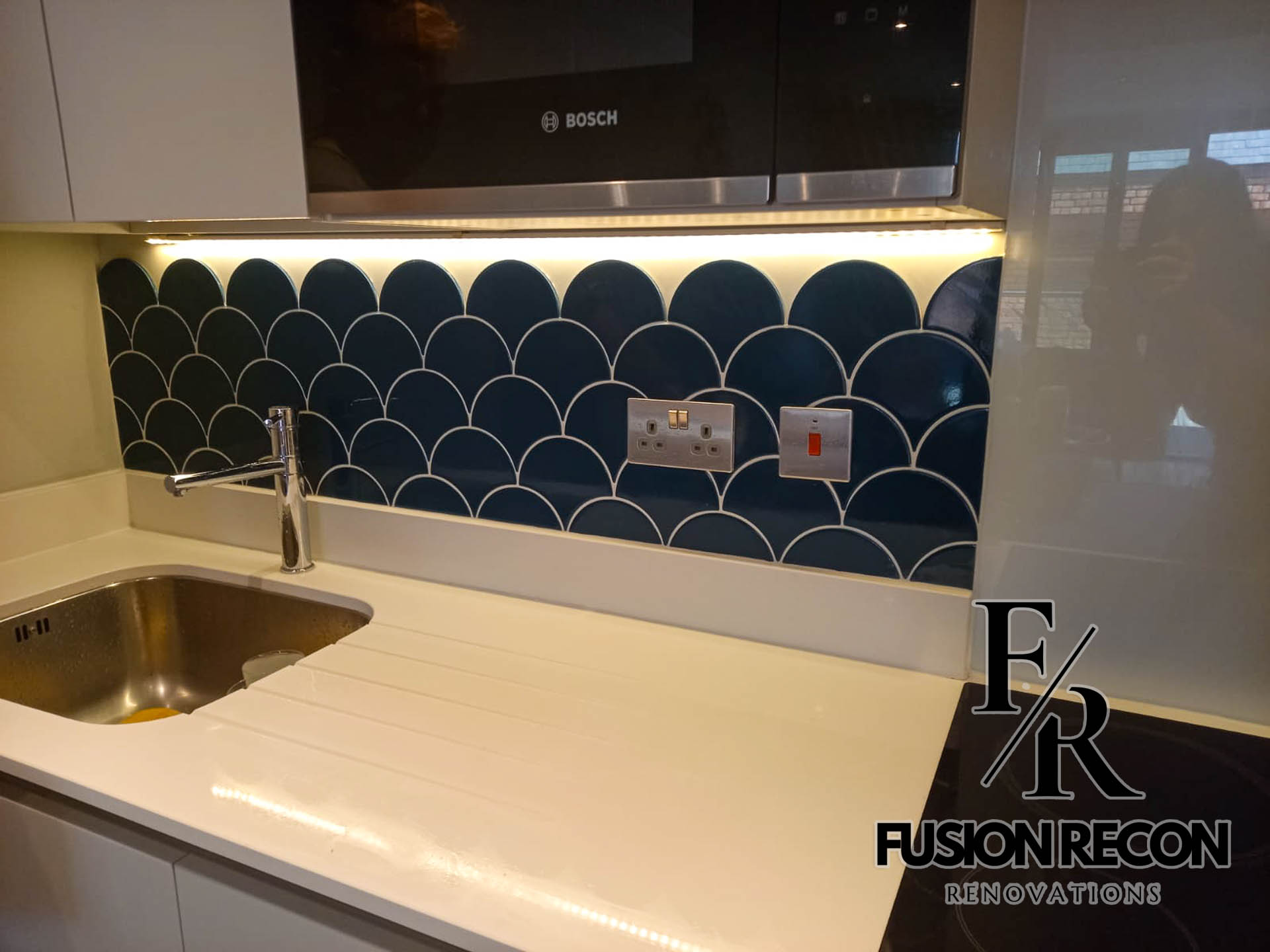 fan-shaped-tiles-kitchen-camden-nw1 Fan-shaped wall tiles in modern kitchen renovation, Camden NW1